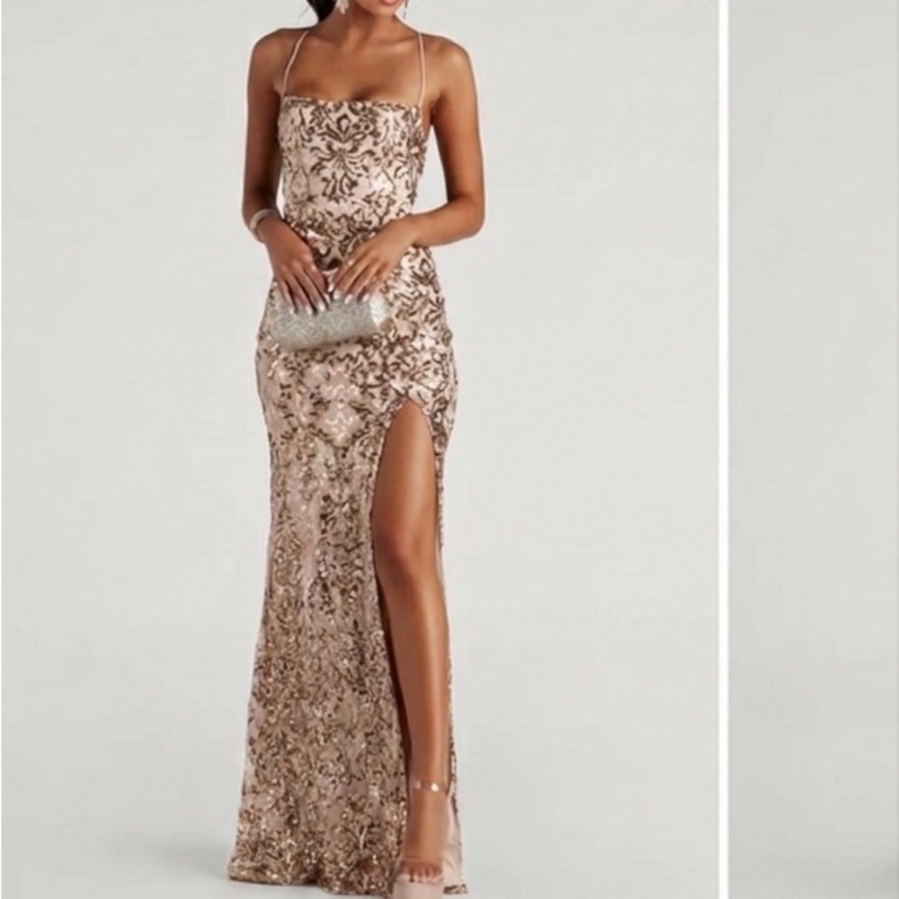 Windsor - Kinsley Formal Sequin Mermaid Dress *Tags still on*